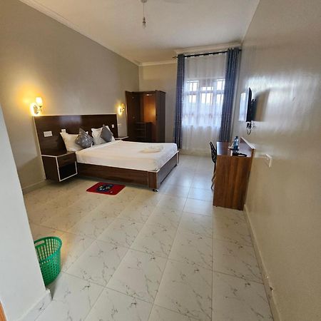 Grand Amoena Guest House Найваша Екстер'єр фото
