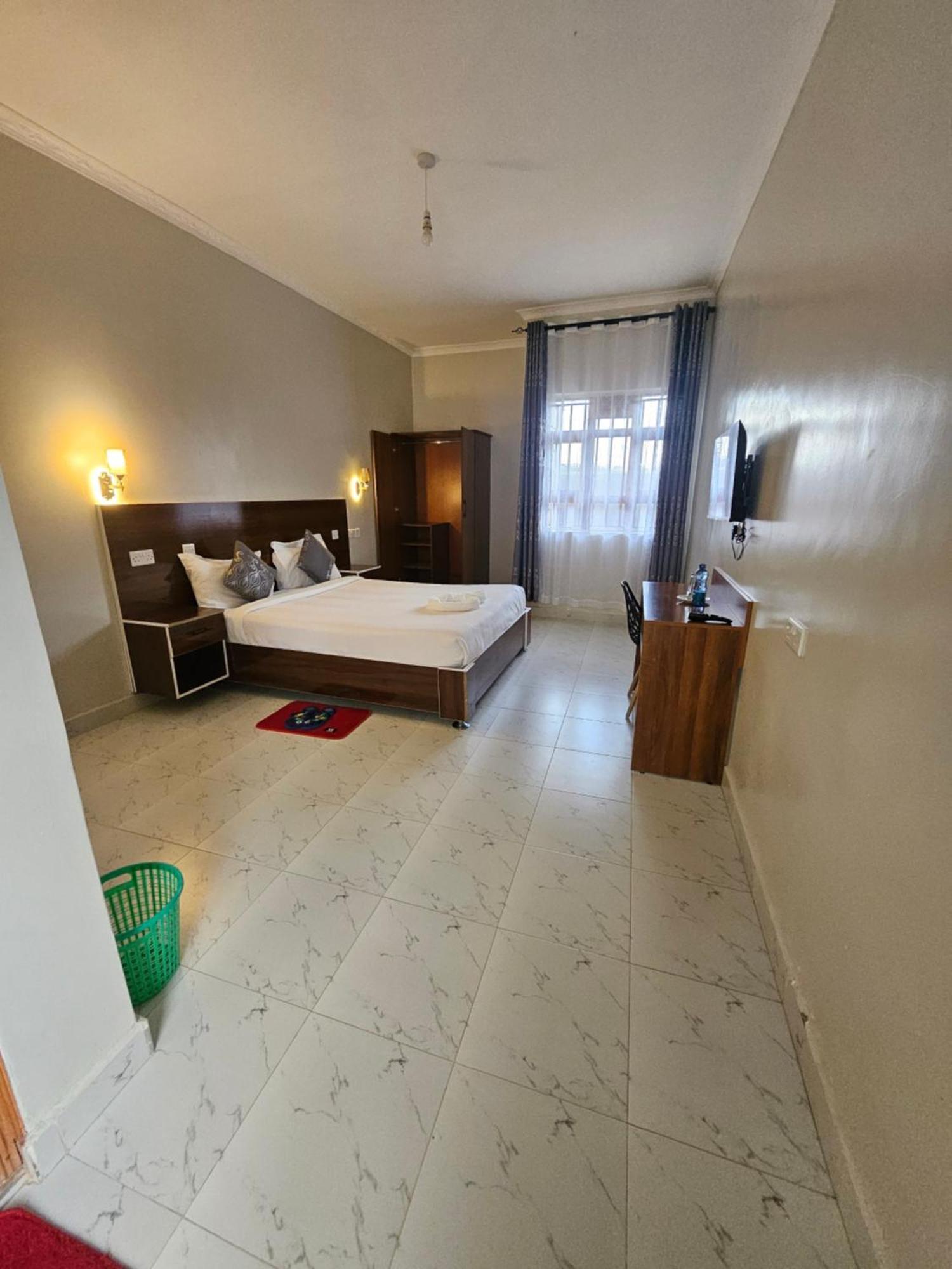 Grand Amoena Guest House Найваша Екстер'єр фото