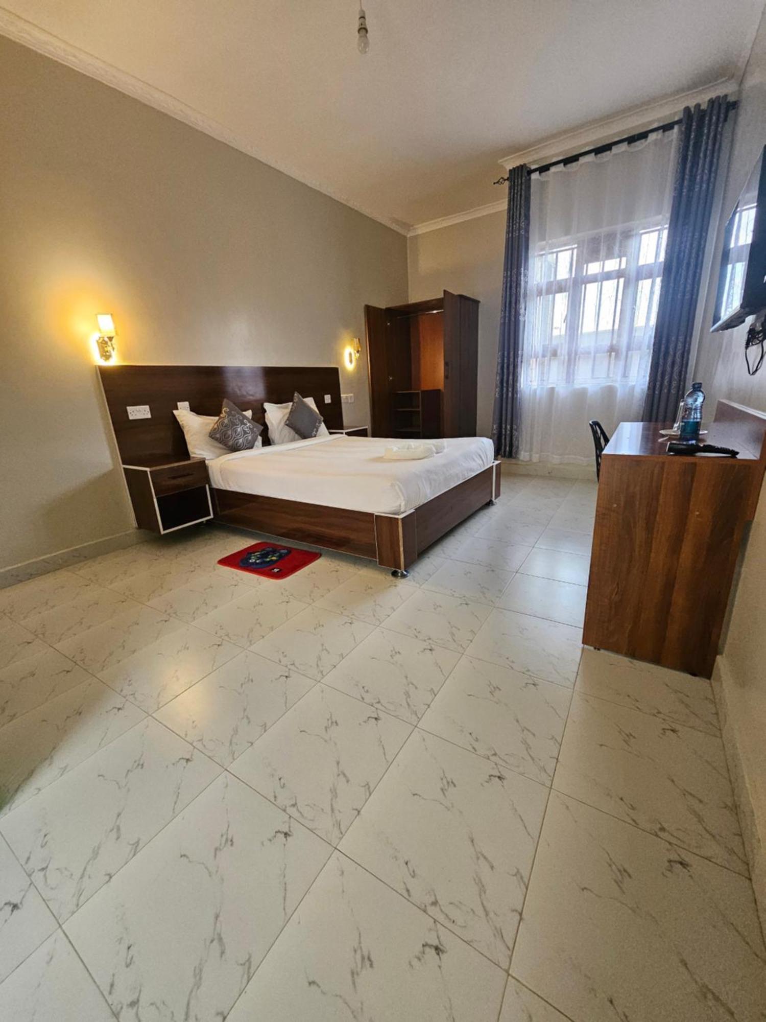 Grand Amoena Guest House Найваша Екстер'єр фото